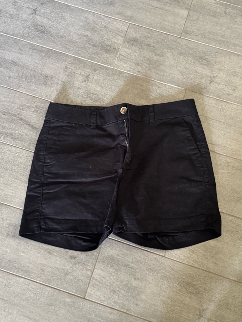 Old Navy Black Women's Everyday Mid Rise Shorts 5" inseam Size 8